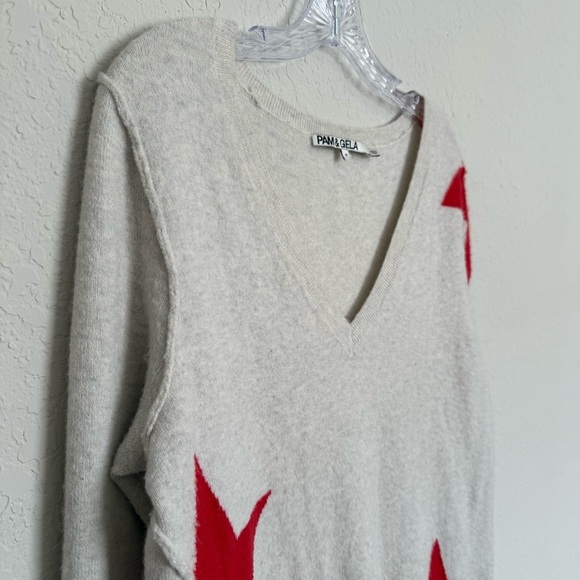 Pam & Gela Grey Red Star Print Sweater Size S Asymmetrical Wool Alpaca Blend - Picture 4 of 9